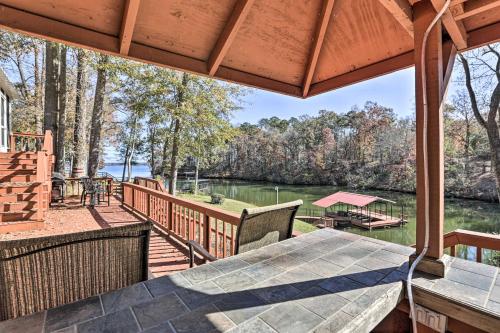 Pet-Friendly Lakeside Retreat Hot Tub and Dock!