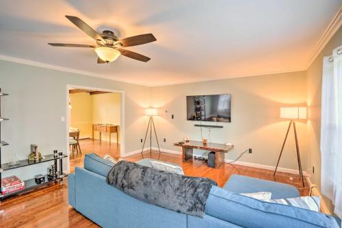 Lovely Freehold Home with Deck, 16 Mi to Slopes in Freehold, USA