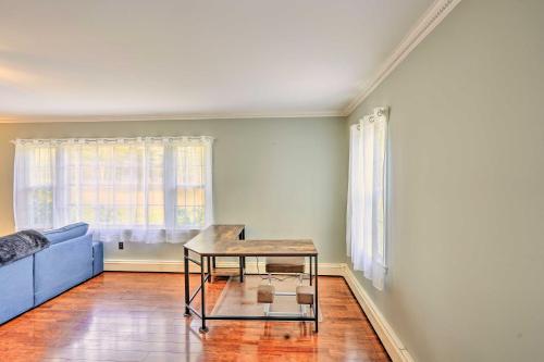 Lovely Freehold Home with Deck, 16 Mi to Slopes in Freehold, USA