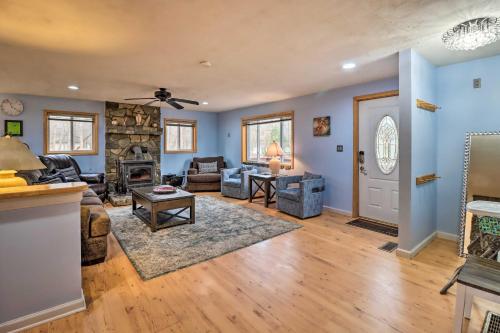 Albrightsville Home Game Room and Community Perks in Albrightsville, USA