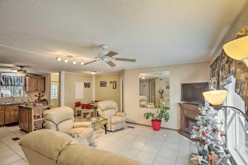 Keaton Beach Escape w/ Hot Tub < 2 Mi to Shore in Perry (Florida)