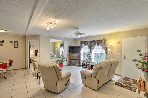 Keaton Beach Escape w/ Hot Tub < 2 Mi to Shore in Perry (Florida)