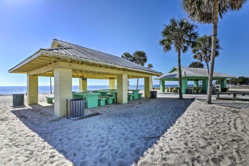 Keaton Beach Escape with Hot Tub 2 Mi to Shore in Perry (FL)