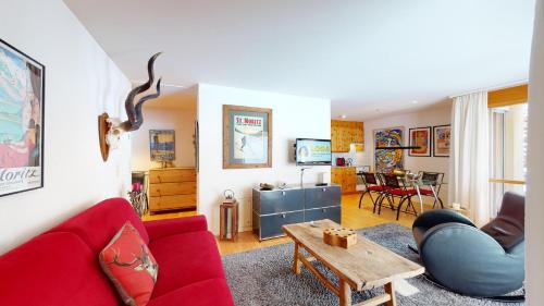 Apartment with Mountain View