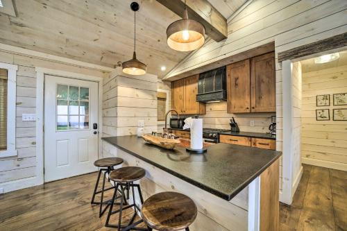Mountain-View Cabin Near Ski Sapphire Valley! in Cashiers, USA