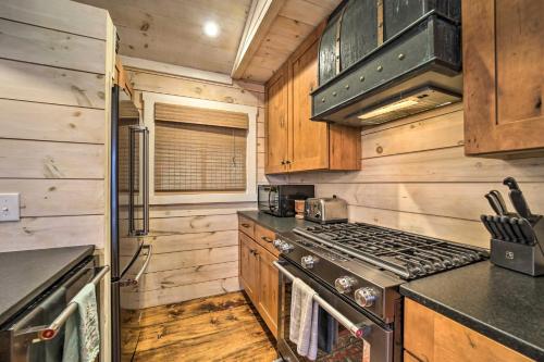 Mountain-View Cabin Near Ski Sapphire Valley! in Cashiers, USA