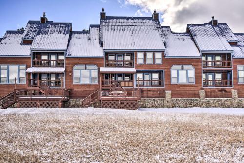 Peaceful Pagosa Springs Townhome with Hot Tub!