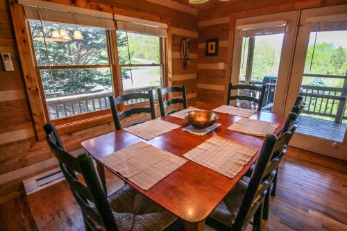 Cabin Fever in Seven Devils, USA