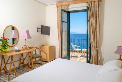 Superior Double or Twin Room with Sea View