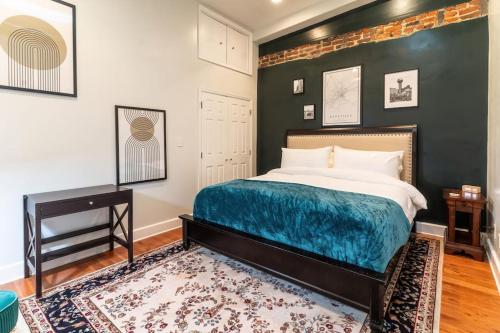Jolenes Hideout in Knoxville, USA