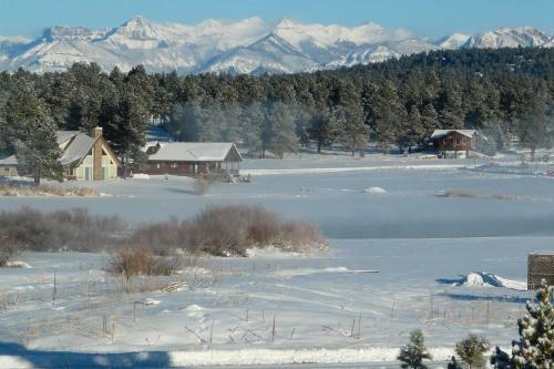 Cozy Condo By Outdoor Fun about 30 Mins to Wolf Creek! - image 11
