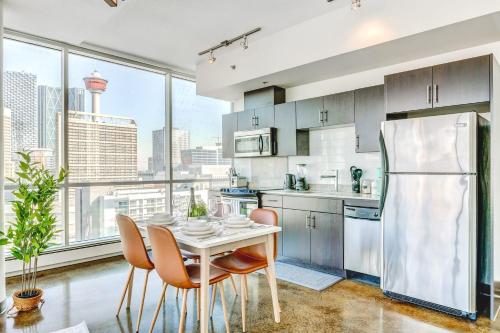 Modern 2BR Apt - DT Calgary w City Views