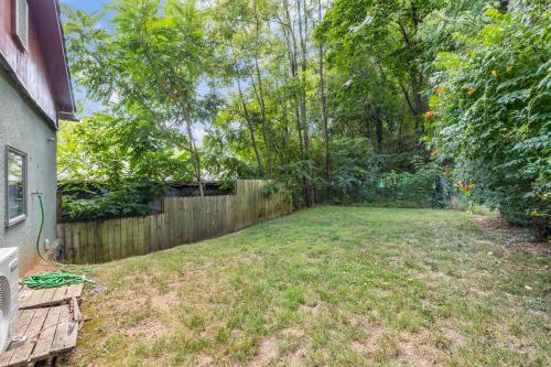 Tranquility Suite Pet- Friendly in Asheville, USA