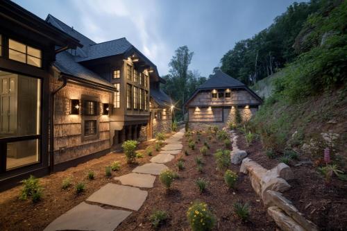 Bouldercrest at Eagles Nest in Banner Elk, USA