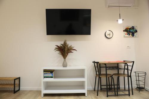 Blloku Studio Apartament - image 4