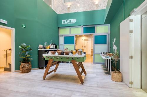 LATROUPE Grand Place Hostel - image 10