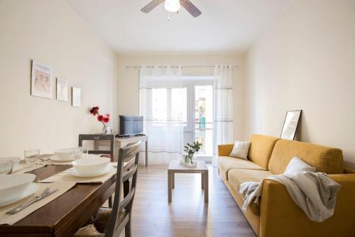 Moderno Appartamento Tuscolana 2 BDR and Living Room Metro A, Рим (фото 3)