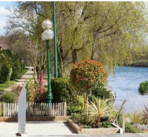 Appartement au bord de seine