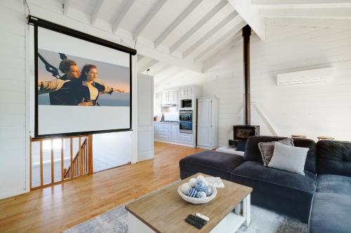 Waterfront Lake House with Hot Tub & Granny Flat