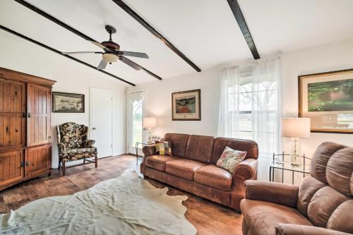 Carmine Cottage with Porch on Beautiful 60-Acre Farm - image 8
