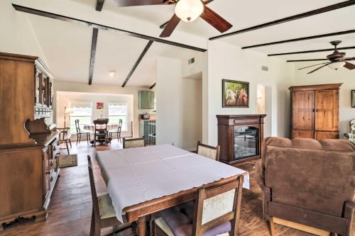 On Scenic 60-Acre Farm: Carmine Cottage w/ Porch in Ledbetter (TX)