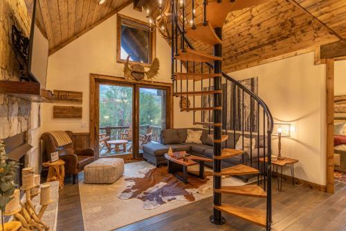 Three Little Bears at Eagles Nest in Banner Elk, USA
