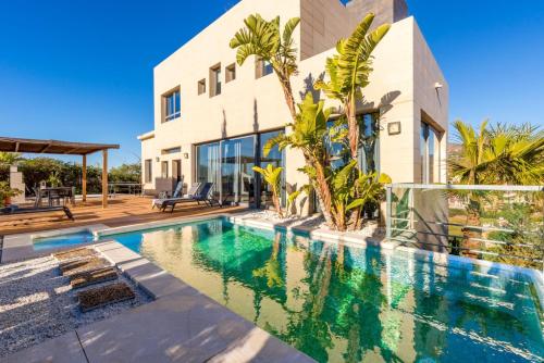 Luxury Villa with swimming pool and amazing views 5