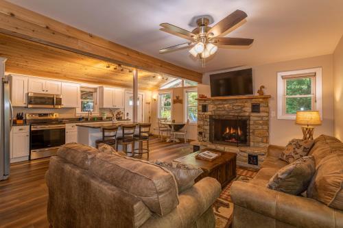 Cozy Cottage in Blowing Rock, USA