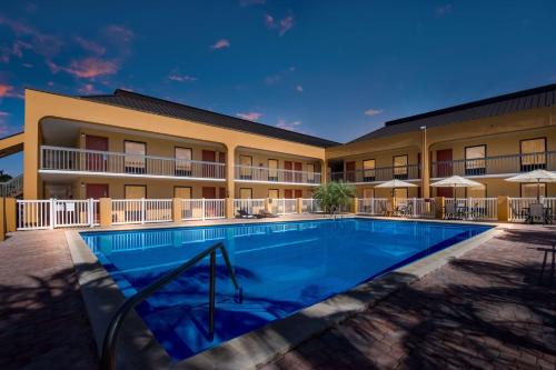 SureStay Hotel by Best Western St Pete Clearwater Airport