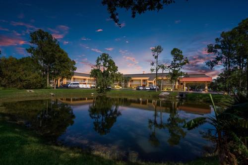 Quality Inn & Suites St. Petersburg – Clearwater Airport Recently Renovated - image 9