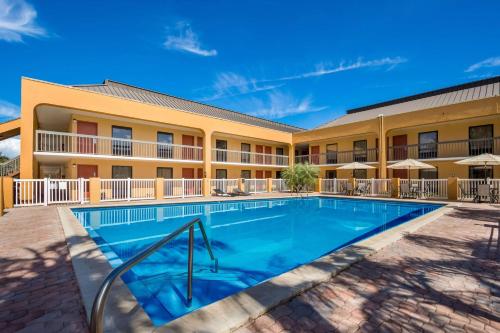 SureStay Hotel by Best Western St Pete Clearwater Airport