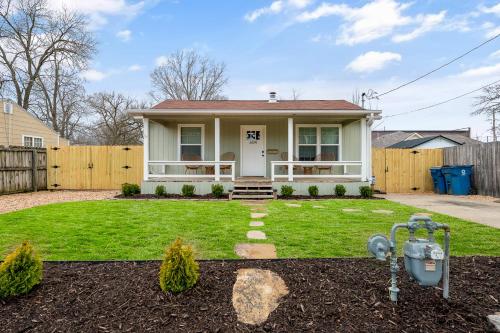 B Street Bungalow in Bentonville, USA
