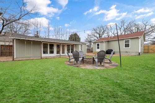 B Street Bungalow in Bentonville, USA