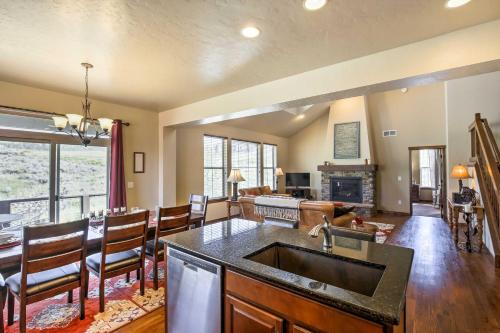 Patio, Fire Pit, and Ski Mountain View Granby Home, Granby (foto 9)