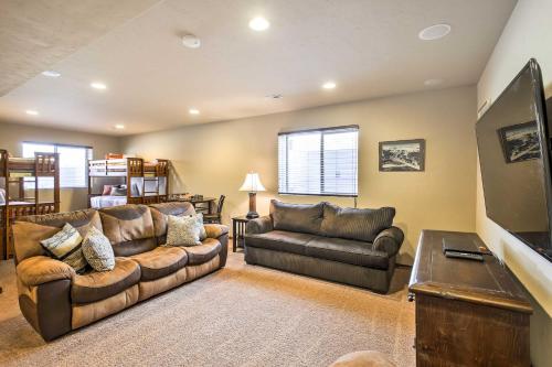 Granby Home with Patio Fire Pit and Ski Mountain Views - image 30