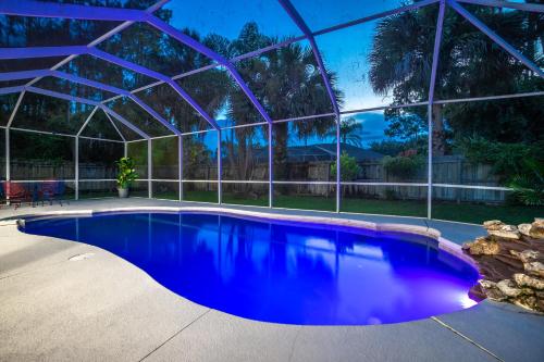 Salty Pool Escape - Nearby Beach
