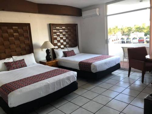 Zona Dorada Suites