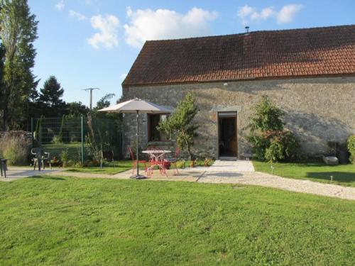 Gîte Guilly, 2 pièces, 2 personnes - FR-1-590-30