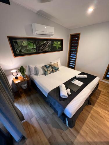 Bed, Safari Lodge in Daintree