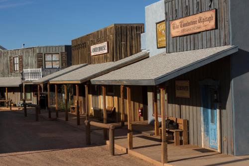 Tombstone Monument Guest Ranch - 숙소 외관