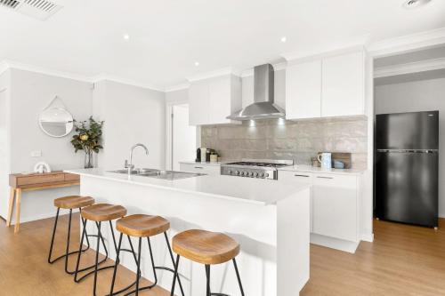 Four-Bedroom House image 10