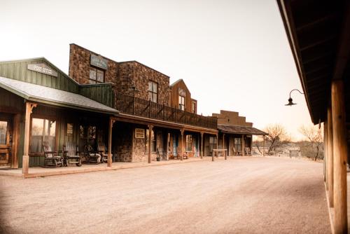 Tombstone Monument Guest Ranch - 숙소 외관