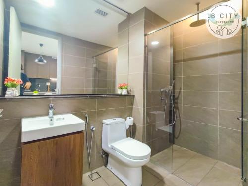 Grand Medini Suites by RR JBcity Room Type - Studio with Balcony