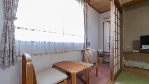 room detail thumbnail 1