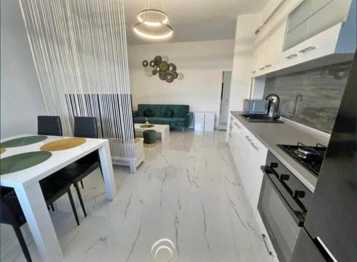 Lux apartament - Apartment - Roşu