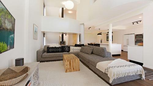 Seabreezes & Ocean Views - image 2