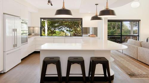 Seabreezes & Ocean Views - image 4