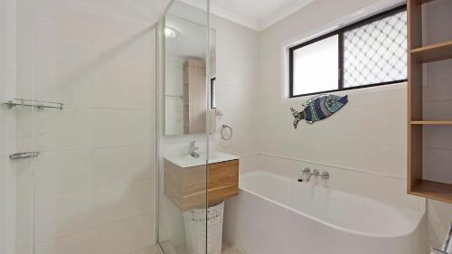 20 Roslin St Moffat Beach QLD - image 2