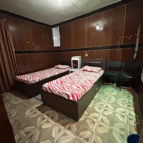 Double Room with Shared Bathroom image 4