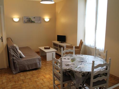 . T2 lumineux au centre-ville de La Roche-Posay, proche thermes, avec Wi-Fi et lave-linge - FR-1-541-1